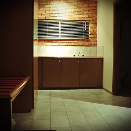 Eltham Motor Inn Melbourne Exterior photo